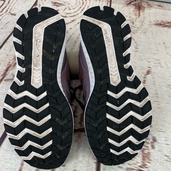 SAUCONY WOMEN'S RUNNING SHOE size 5 - Picture 8 of 8